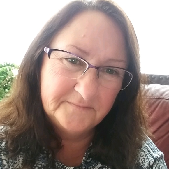 Profile Picture of Pat Moore (@pat4415) on Poshmark