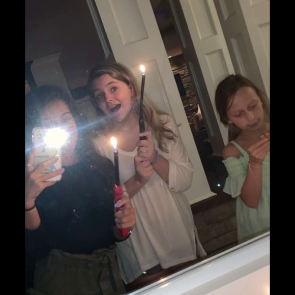 Profile Picture of Kate Leineweber (@kate_leineweber) on Poshmark