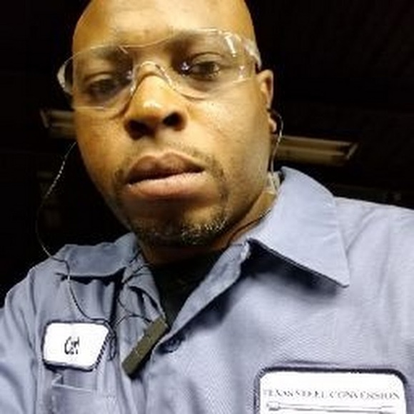 Profile Picture of Carl Grays (@carlgraysjr) on Poshmark