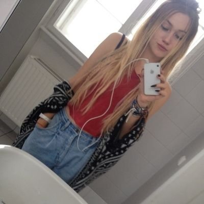 Profile Picture of Mandy Sauer (@sauer_mandy) on Twitter