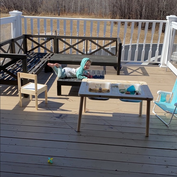 Profile Picture of Angelina Baddock (@angelinabaddock) on Poshmark