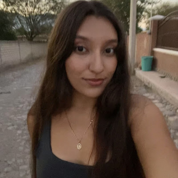 Alexia Hernandez - Poshmark Profile Picture of Alexia Hernandez (@alexiah727) on Poshmark