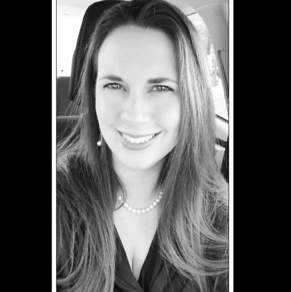 Profile Picture of Stefanie Bennett (@stefterry) on Poshmark