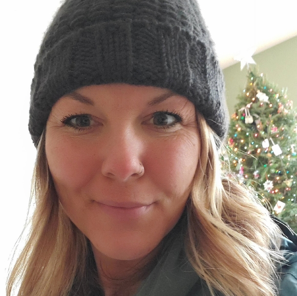 Profile Picture of Kelsey Simon (@roslie24) on Poshmark