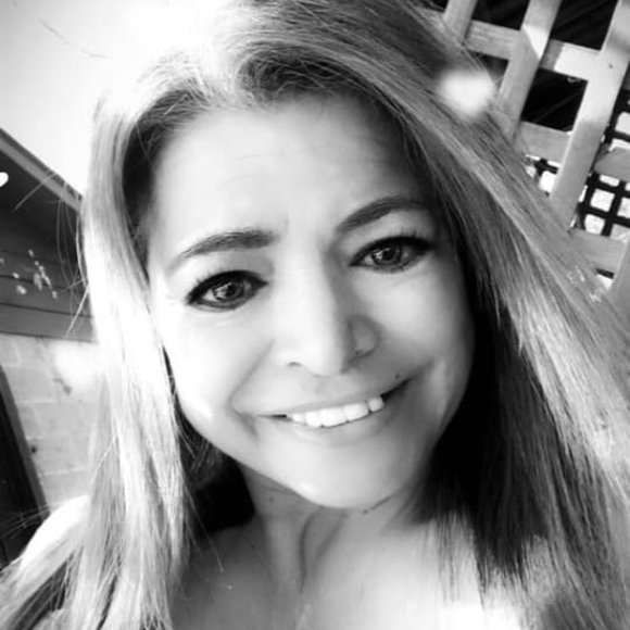 Profile Picture of Veronica Points (@859snoopy2) on Poshmark