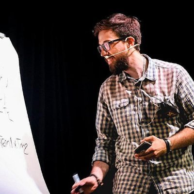 Profile Picture of Nicolas Andres Calvo  🍍 (@nicolasandcalvo) on Twitter