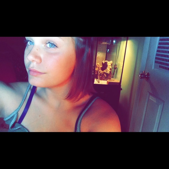 Profile Picture of Alyssa Mcgrath (@alyssamcgrath) on Poshmark