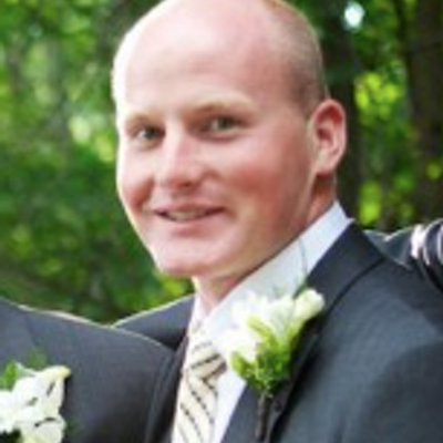 Profile Picture of Paul Glenn (@FarmerPaully) on Twitter