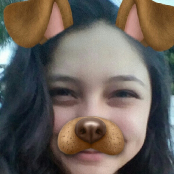 Profile Picture of Destiny Gonzales (@destinyg2223) on Poshmark