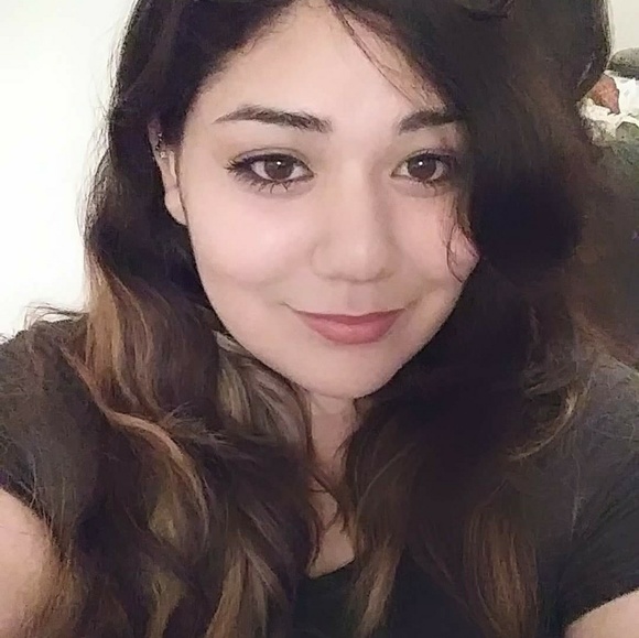 Profile Picture of Orisel Gonzalez (@amaris143) on Poshmark