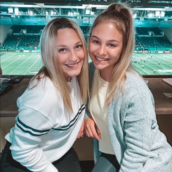 Haley Burger - Poshmark Profile Picture of Haley Burger (@hburger21) on Poshmark