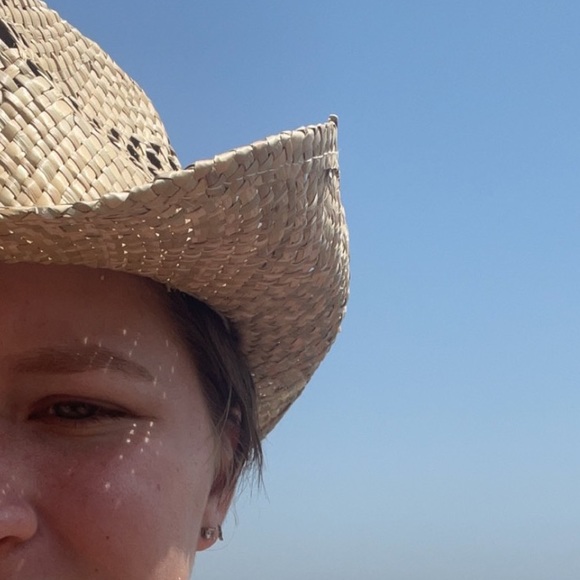 Profile Picture of Sophia Lippoldt (@sophialippoldt) on Poshmark