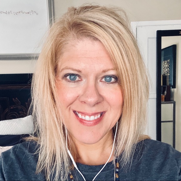 Profile Picture of Kristen Cassimatis (@kristenjc73) on Poshmark