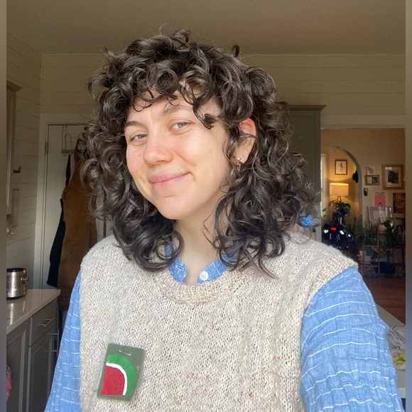 Profile Picture of Johnna Ossie (@johnnaossie) on Poshmark