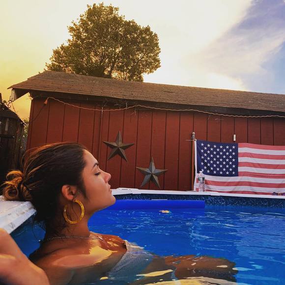 Profile Picture of Alexandria Lindstrom (@alexandria424) on Poshmark