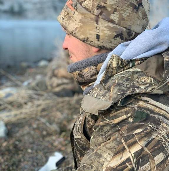 Taylor Sweazey - Poshmark Profile Picture of Taylor Sweazey (@takeemtay) on Poshmark