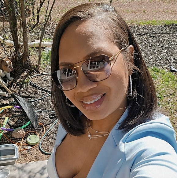 Profile Picture of Raven Lightsey (@rayl444) on Poshmark