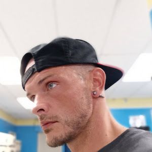 Profile Picture of moons631985 (@darrellbledsoe2) on Tiktok