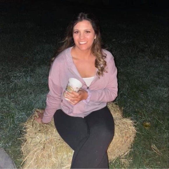 Profile Picture of Jocelyn Frenyea (@joceyland1690) on Poshmark