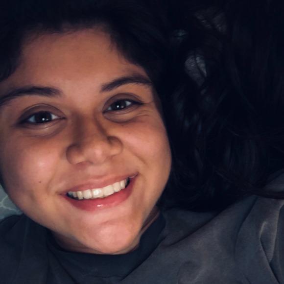 Profile Picture of Athena Sanchez (@sanchezathena10) on Poshmark