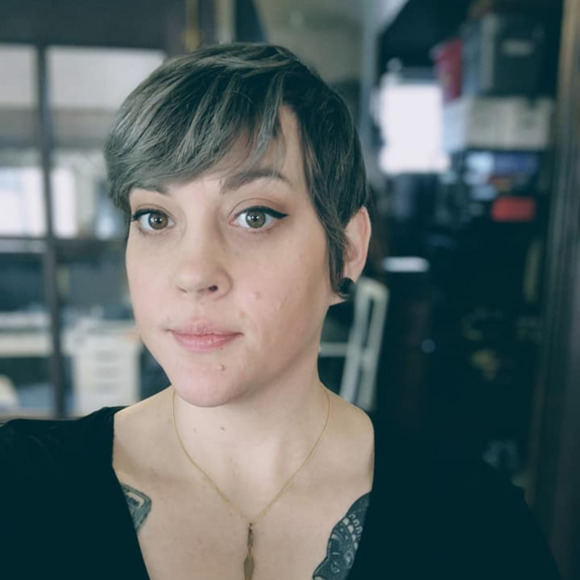 Profile Picture of Jyn Henzel (@jynhenzel) on Poshmark