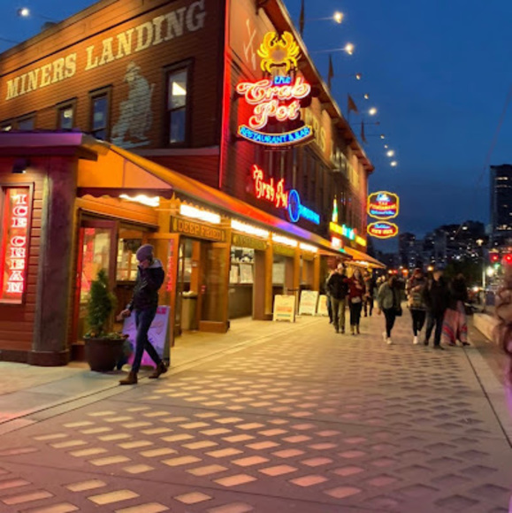 Profile Picture of Akiofps _ (@masonortiz45) on Poshmark