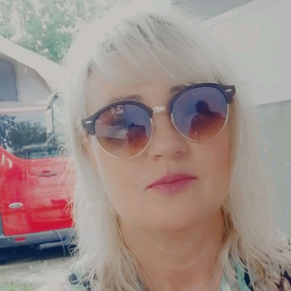 Profile Picture of Marina Neufeld (@marinaneufeld) on Tiktok