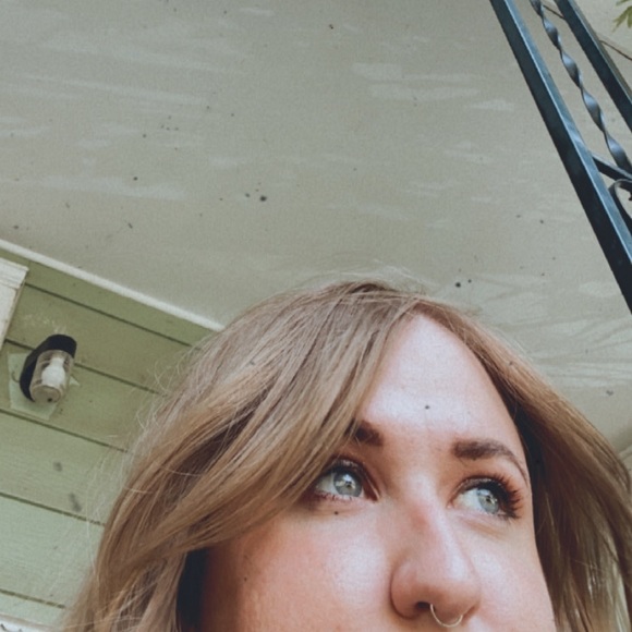 Profile Picture of Morgan Hamsher (@morguedoll) on Poshmark