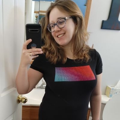 Profile Picture of Amanda (@MummMomma) on Twitter