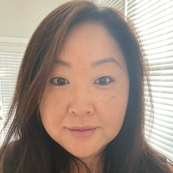 Profile Picture of Jean Kim (@jeankim916) on Poshmark