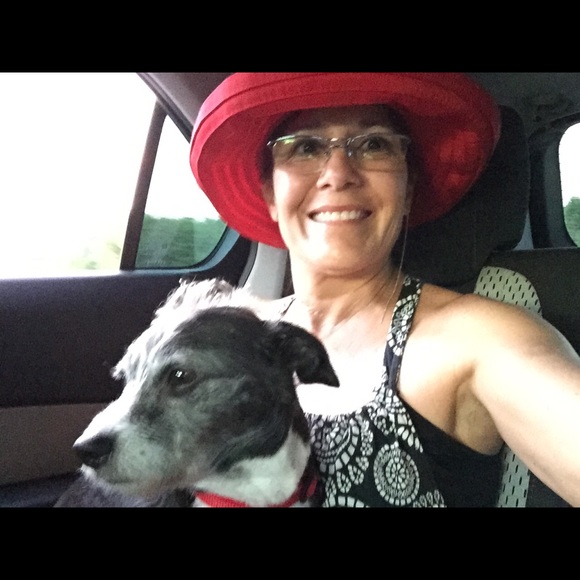 Profile Picture of Rolanda Keene (@iroro) on Poshmark