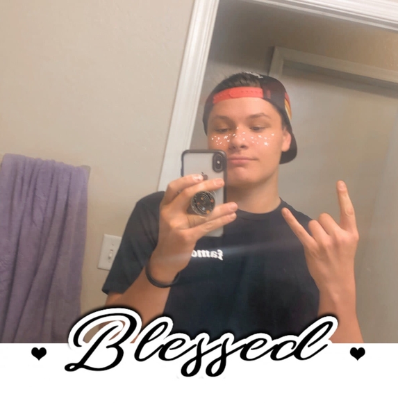 Profile Picture of Stefanie Matthews (@stefaniematthew) on Poshmark