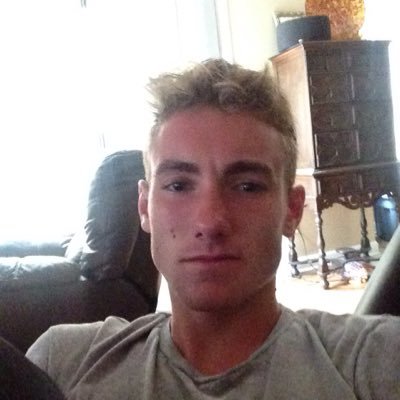 Profile Picture of Tom Pogue (@Pogue12345) on Twitter