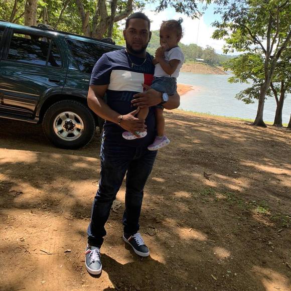 Profile Picture of Jonathan Mota (@elmorenito_0695) on Poshmark