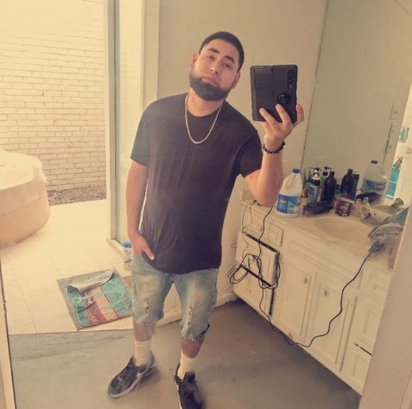 Profile Picture of Joe Longoria (@joelongoria30) on Poshmark