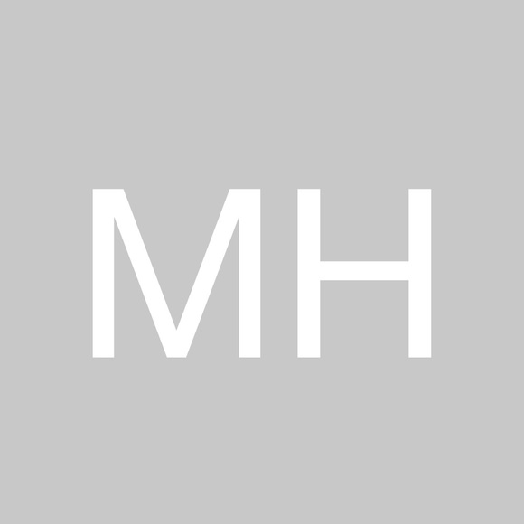 Profile Picture of Michael Hooks (@michaelhooks274) on Poshmark