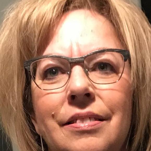 Profile Picture of Cindy Hinger (@cindyhinger) on Poshmark