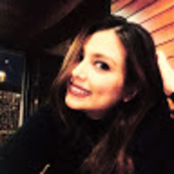 Profile Picture of Farnoush Kavaji (@farnoushkavaji) on Poshmark