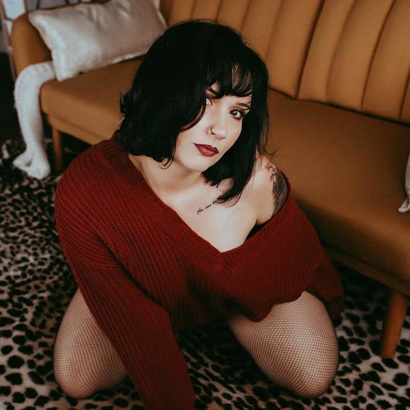 Profile Picture of Raymie Day (@rayroxday) on Poshmark
