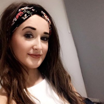 Profile Picture of Laura Willis (@@_LauraWillis) on Twitter