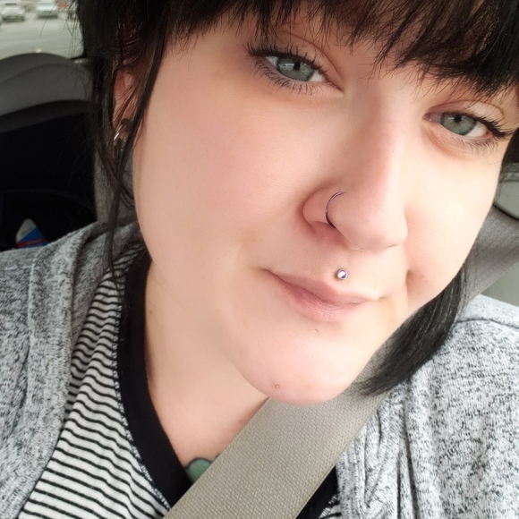 Profile Picture of Gabrielle Brock (@gabrielleb1806) on Poshmark