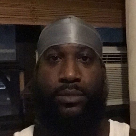 Profile Picture of Khalif Staten (@khalif6) on Poshmark