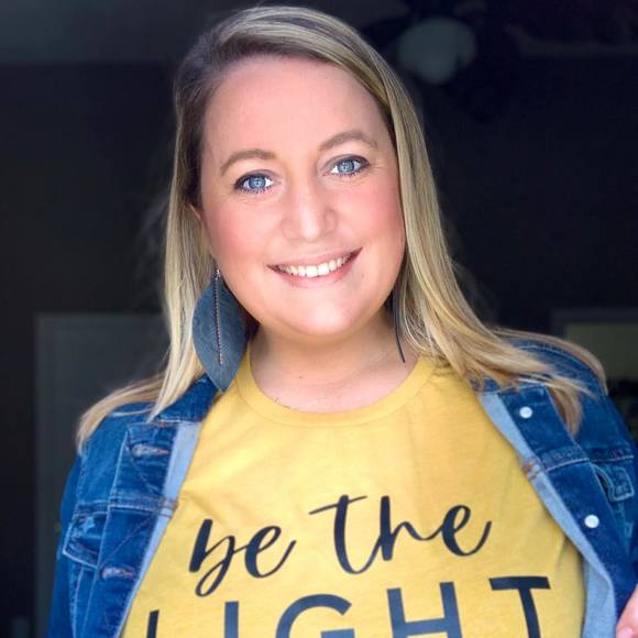 Profile Picture of Erica Beyers (@ebeyers) on Poshmark