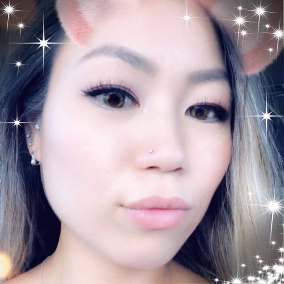 Profile Picture of Ivy Fung (@stickybun_9) on Poshmark