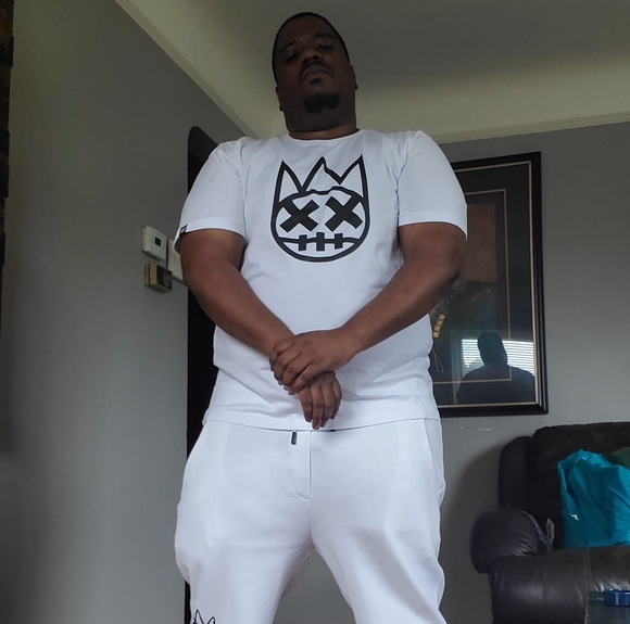 Profile Picture of James Starkey (@joyrdjune) on Poshmark