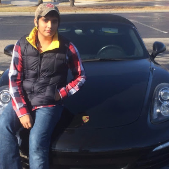 Profile Picture of Daniel Ortiz alfredo (@firearms35) on Poshmark