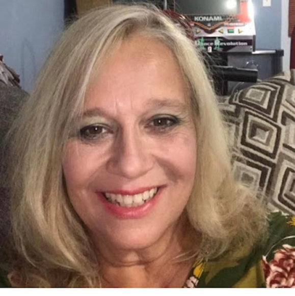 Profile Picture of Joanna Reid (@joannareid861) on Poshmark