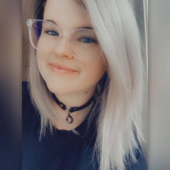 Profile Picture of Heather Croson (@heathercroson) on Poshmark