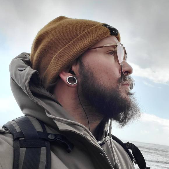 Profile Picture of Shane Conover-robertson (@ravenofglass) on Poshmark