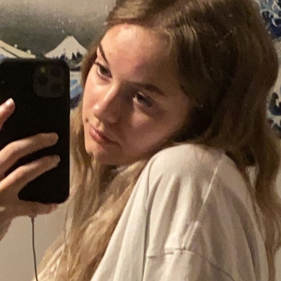 Profile Picture of Haley Devore (@haley_devore) on Poshmark